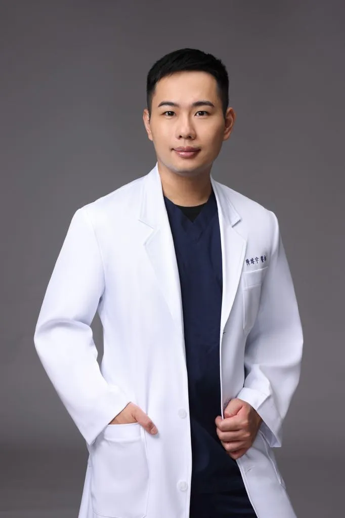 雙北耳鼻喉科推薦專家陳璿宇醫師專業形象照